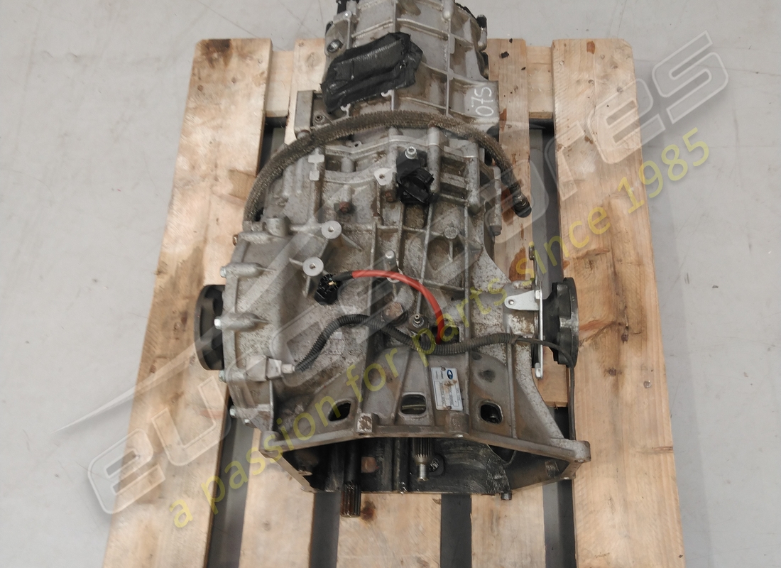 USED Lamborghini TRANSMISSION . PART NUMBER 086300045J (1)