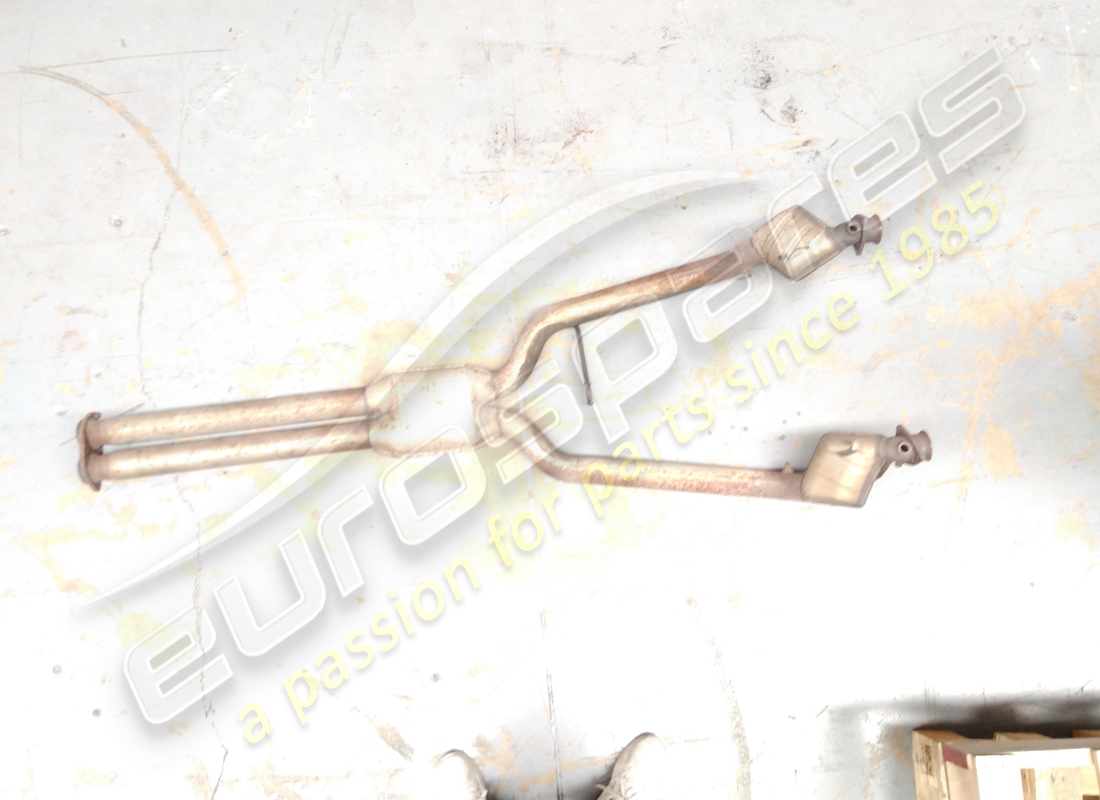 USED Maserati MANIFOLD WITH CATALYTIC CONVERTER . PART NUMBER 389005104 (1)