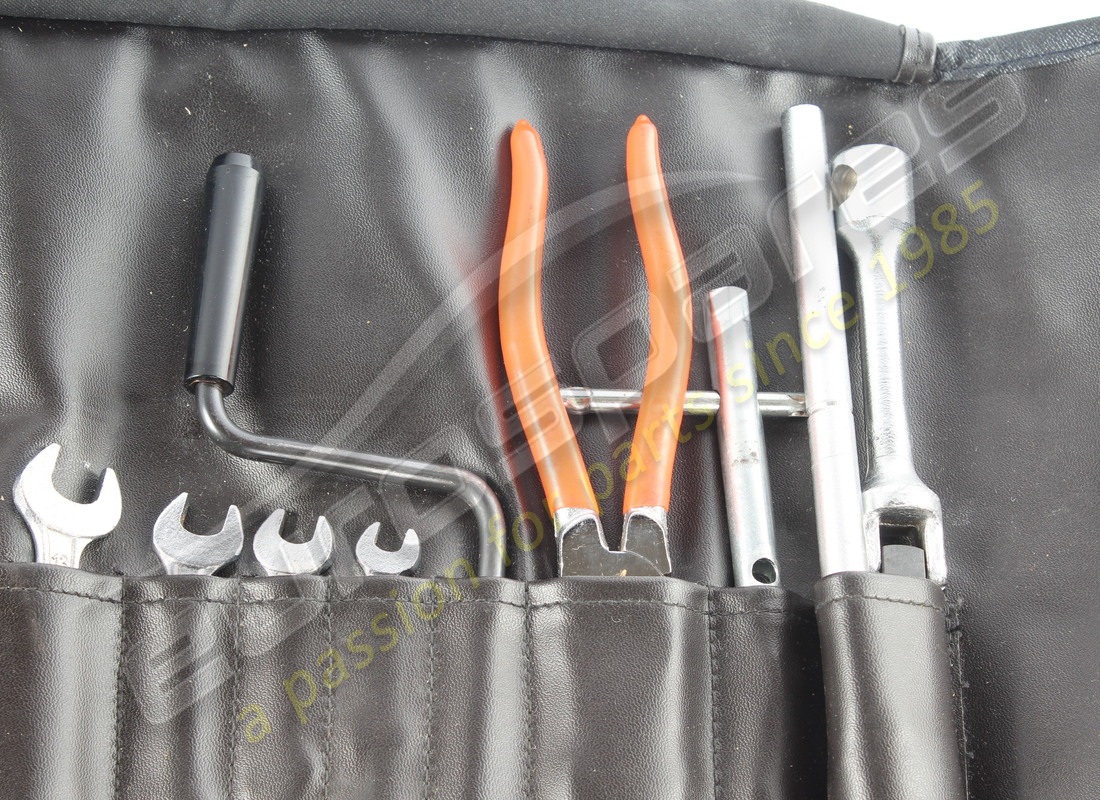 NEW Ferrari TOOL KIT. PART NUMBER 123254 (4)