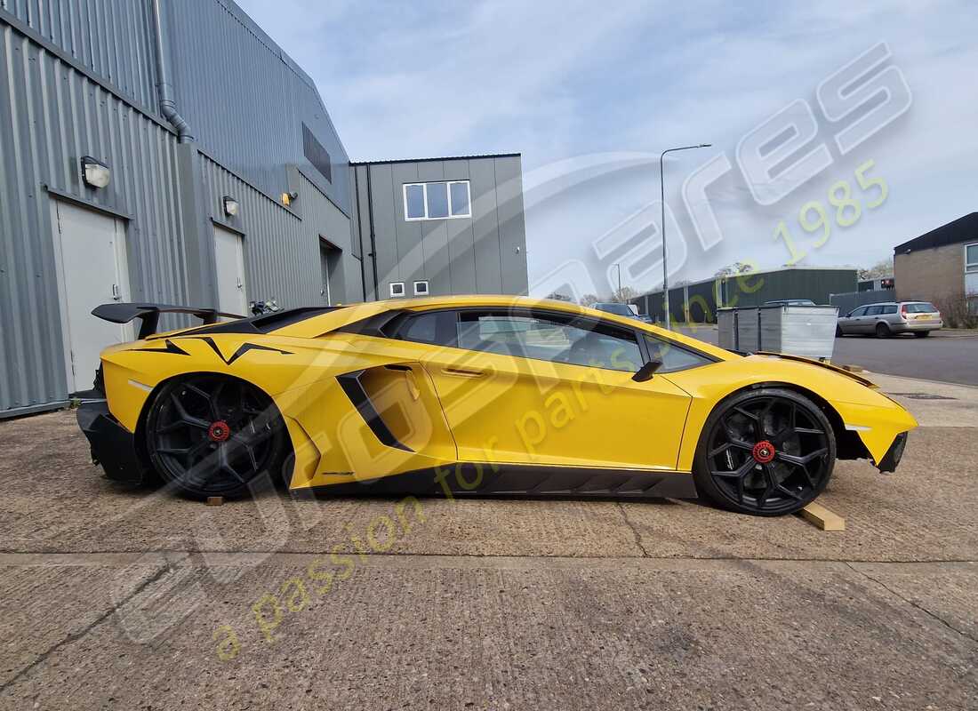 lamborghini lp750-4 sv coupe (2016) with 6,468 miles, being prepared for dismantling #6