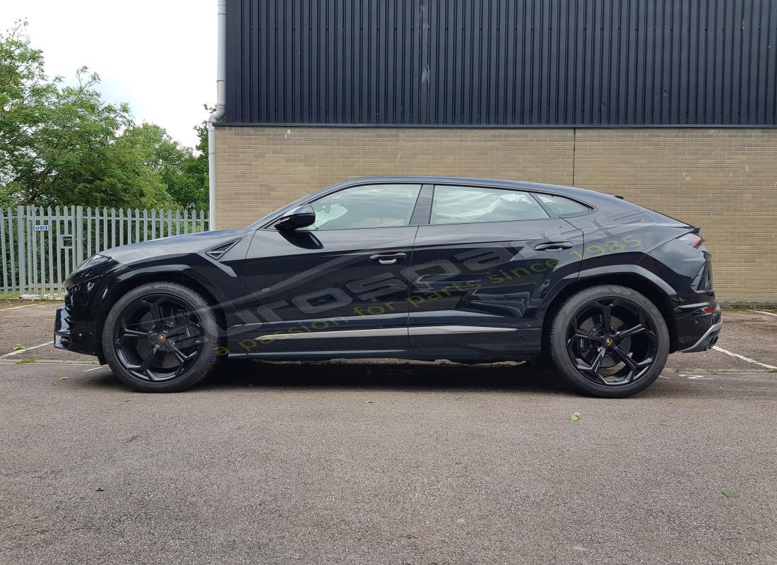 Lamborghini Urus (2019) with 7,805 Miles, being prepared for breaking #2