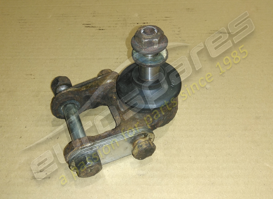 USED Ferrari LOWER BALL JOINT . PART NUMBER 133944 (1)