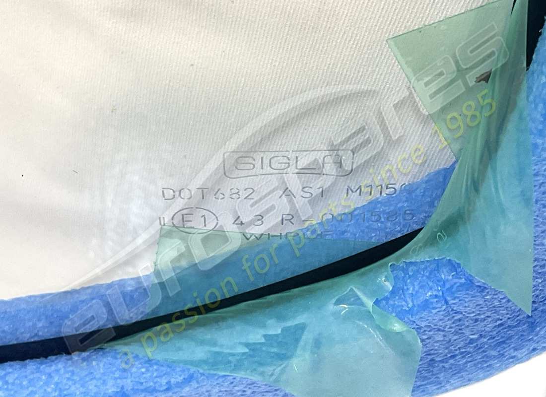 NEW Eurospares WINDSCREEN. PART NUMBER 61452300 (2)
