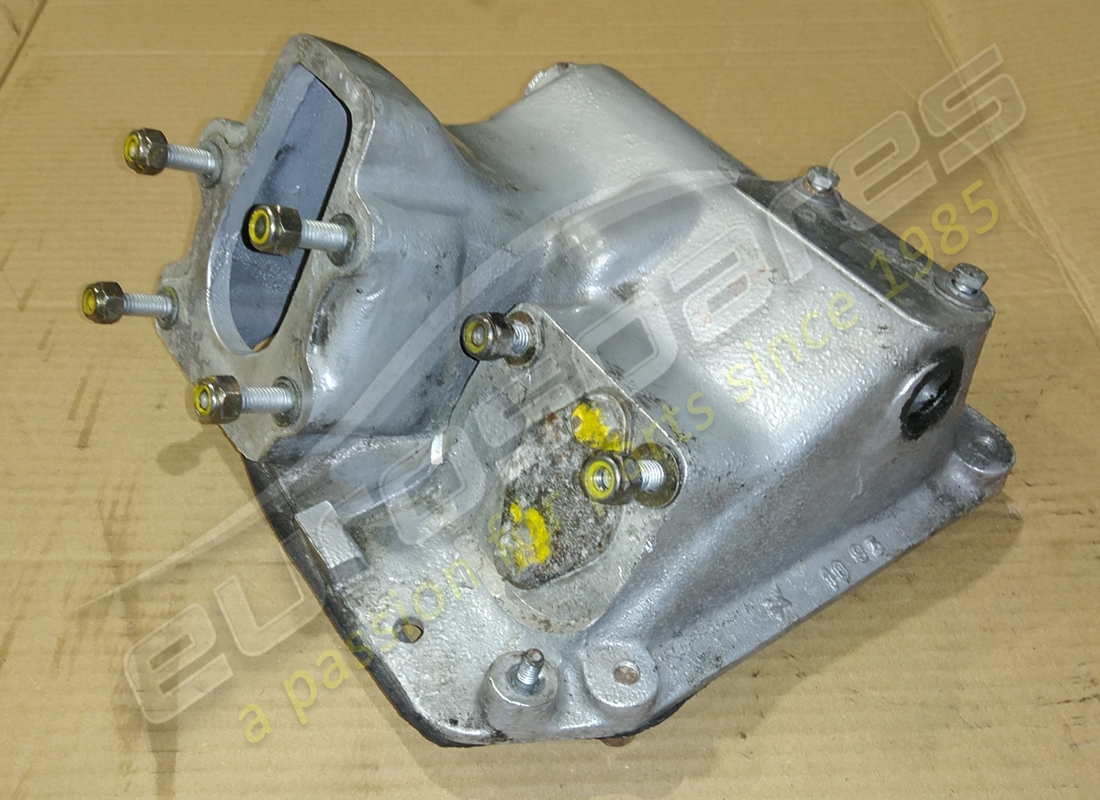 USED Ferrari SUPPORT . PART NUMBER 157233 (1)