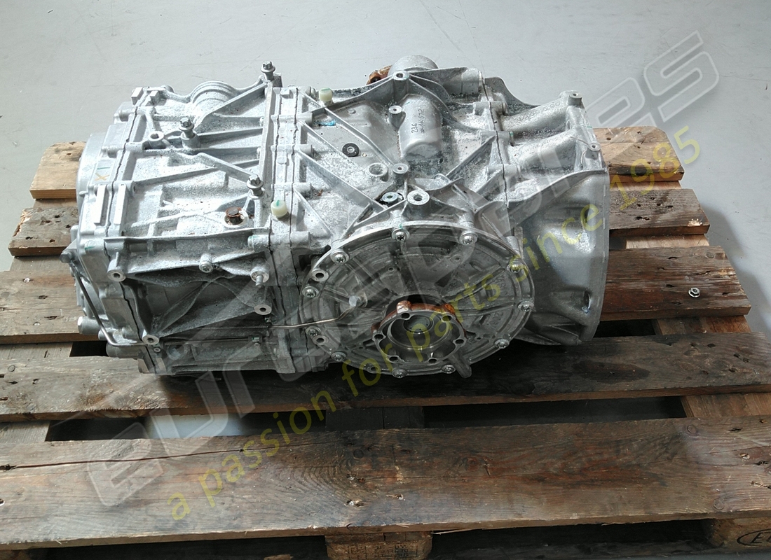 USED Ferrari COMPLETE DUAL CLUTCH GEARBOX . PART NUMBER 807337 (1)
