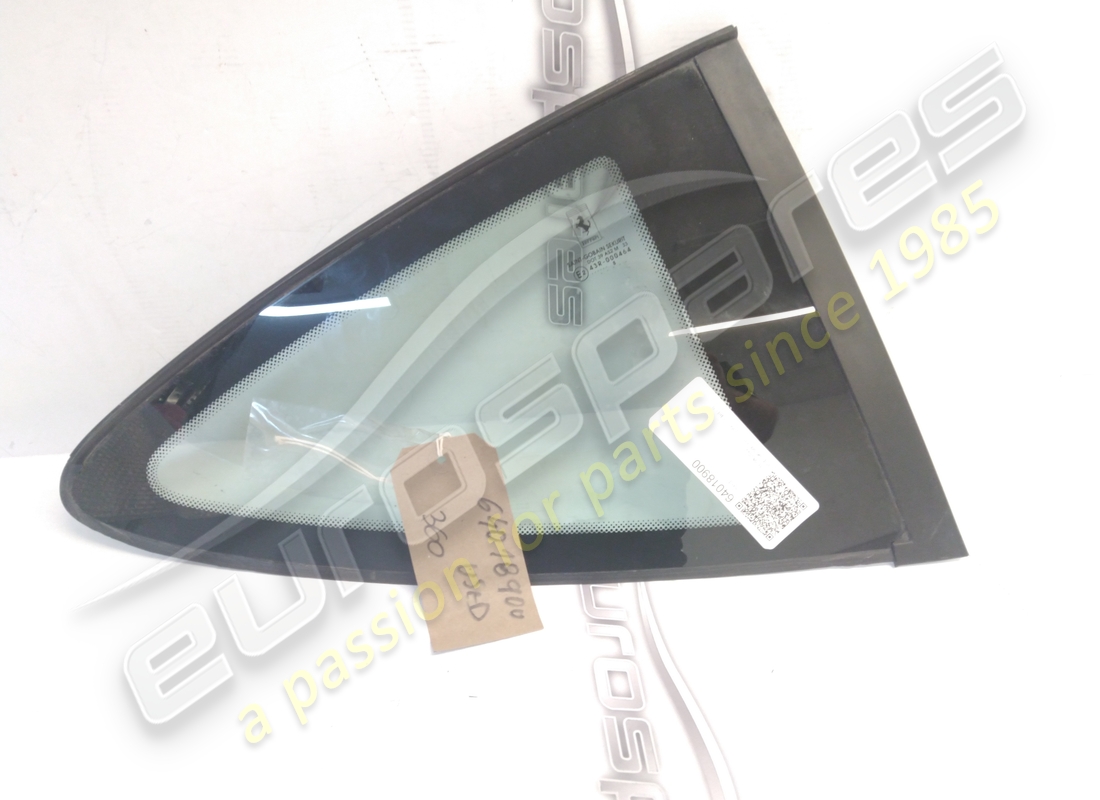 USED Ferrari RH REAR SIDE GLASS . PART NUMBER 64018900 (1)