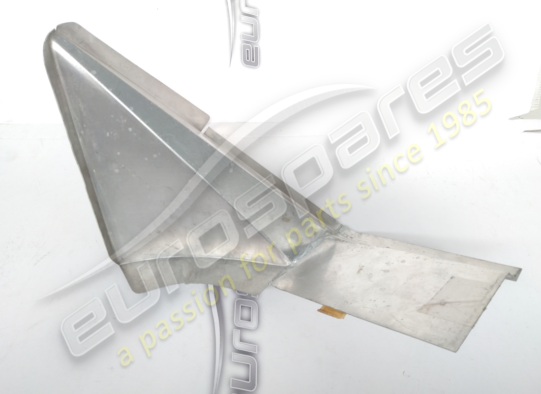 NEW FERRARI RH TRIMMED MOULDING. PART NUMBER 40047607 (3) new ferrari rh trimmed moulding. part number 40047607 (3)