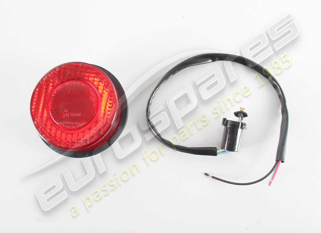 NEW (OTHER) FERRARI REAR TAIL LAMP C/W REFLECTOR OE. PART NUMBER 20082301 (1) new (other) ferrari rear tail lamp c/w reflector oe. part number 20082301 (1)