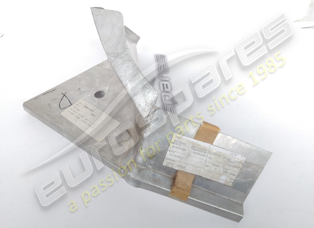 NEW FERRARI RH TRIMMED MOULDING. PART NUMBER 40047607 (2) new ferrari rh trimmed moulding. part number 40047607 (2)