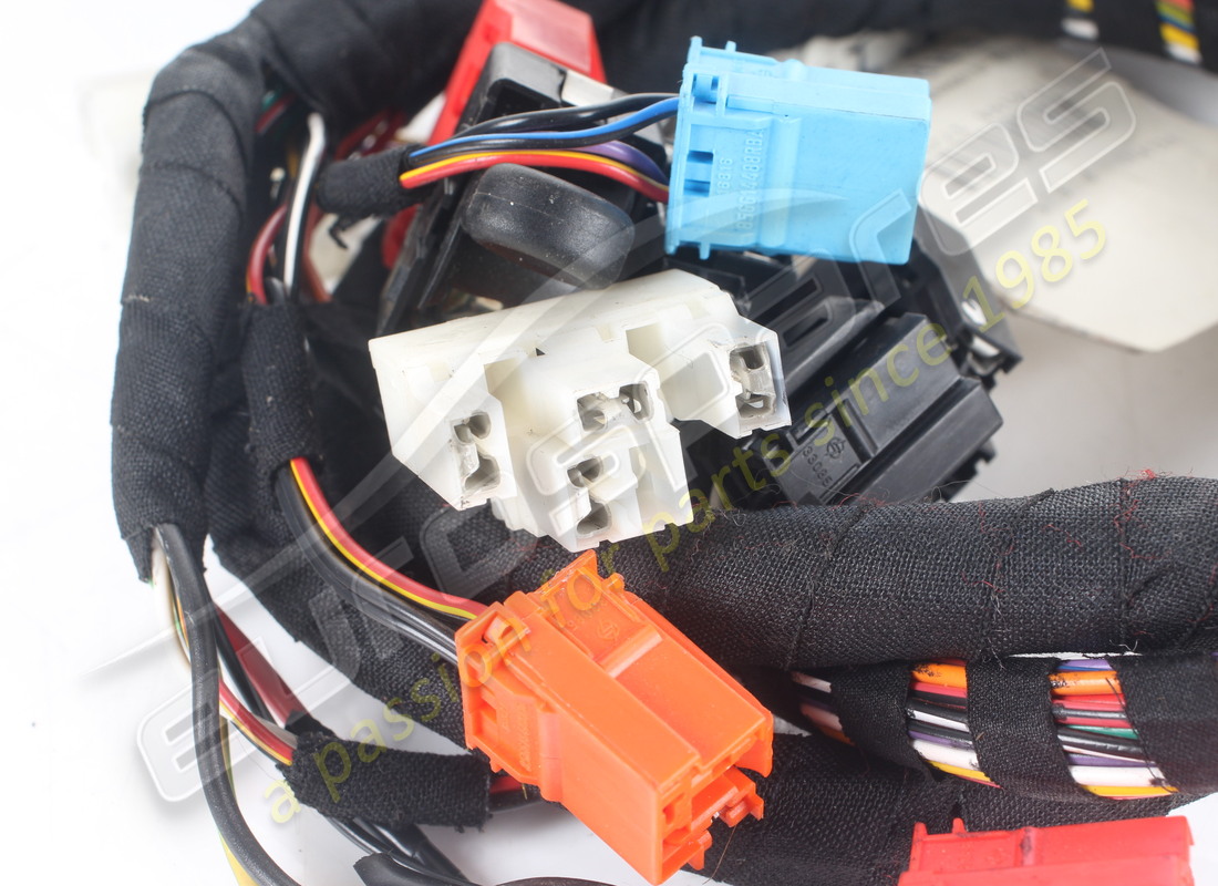 USED FERRARI TUNNEL CONSOLE CONNECTION CABLES. PART NUMBER 152184 (5) used ferrari tunnel console connection cables. part number 152184 (5)