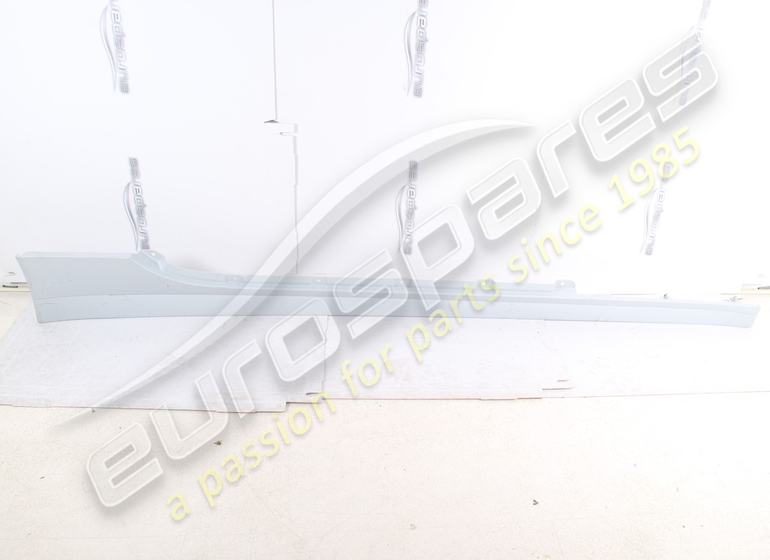 new ferrari side sill rh part number 66859110 (1)