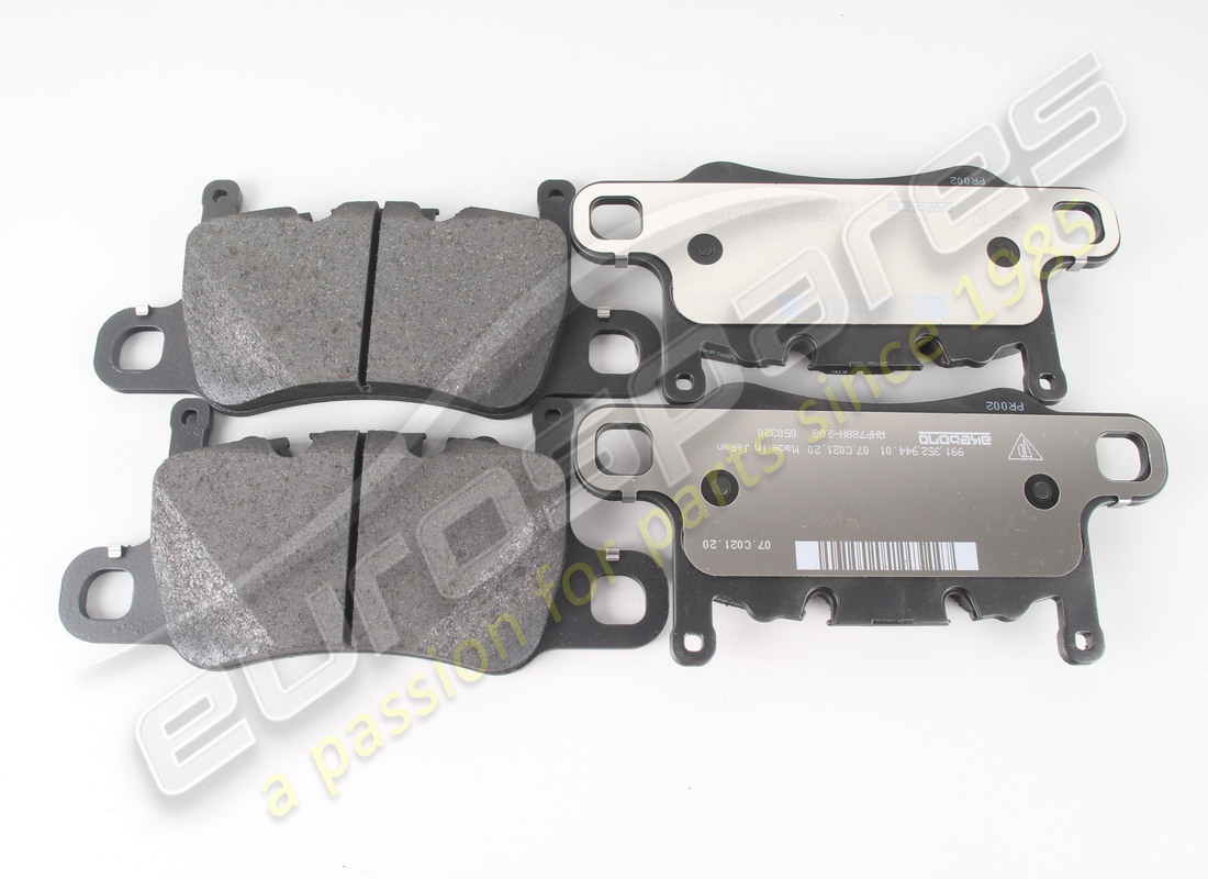 new porsche 1 set of brake pads for disc. part number 99135294601 (1)