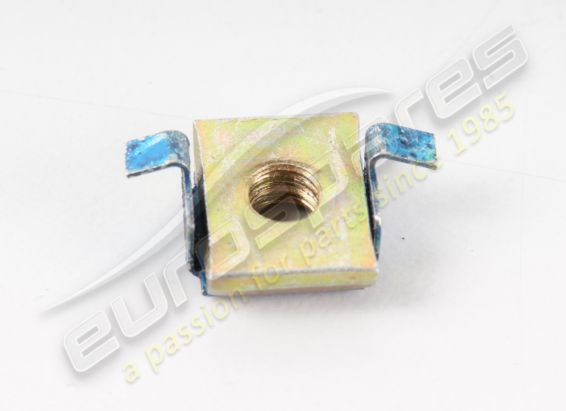 new maserati m5 cage nut. part number 14647690 (3)