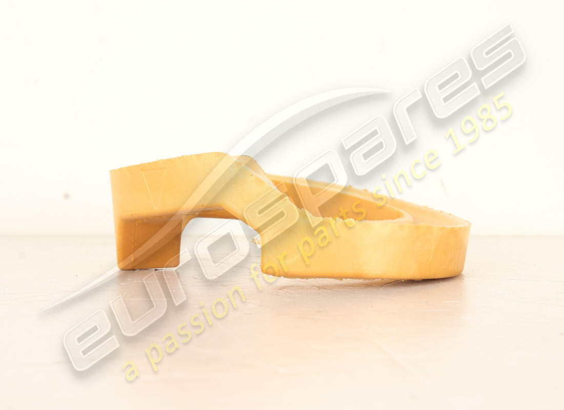 NEW PORSCHE SPRING. PART NUMBER 95833314900 (2) new porsche spring. part number 95833314900 (2)