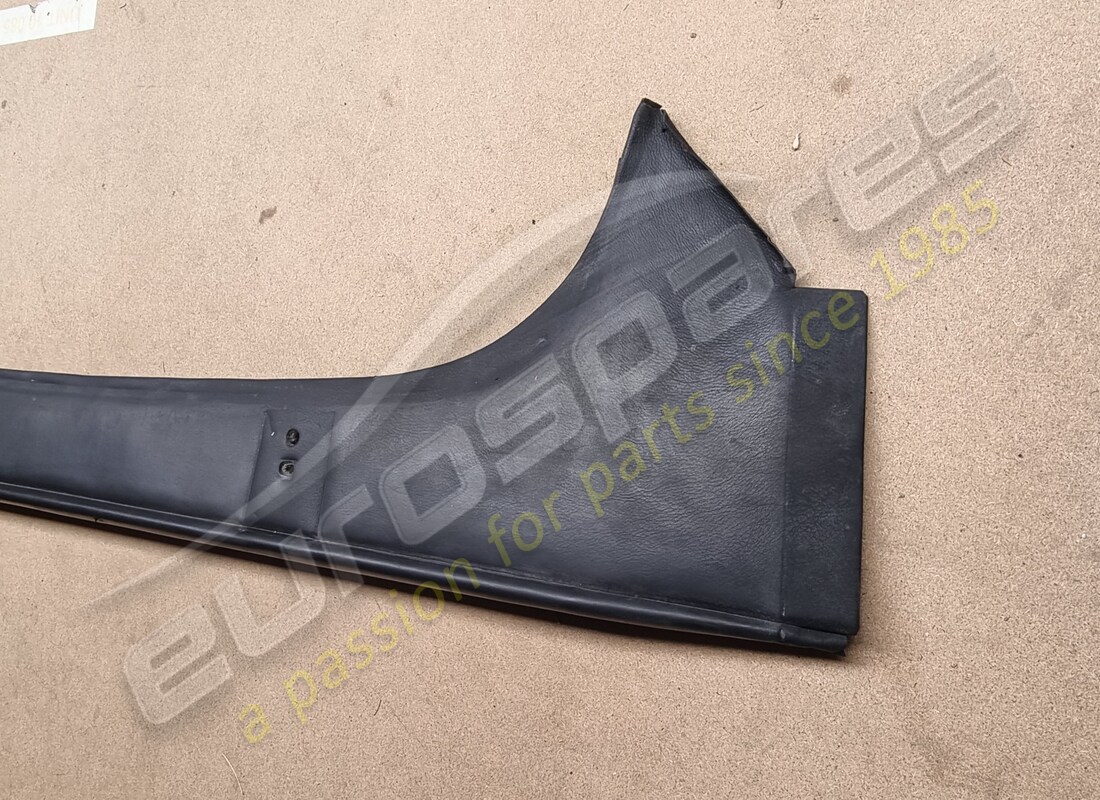 USED FERRARI REAR WINDOW PLANE. PART NUMBER 61513400 (2) used ferrari rear window plane. part number 61513400 (2)