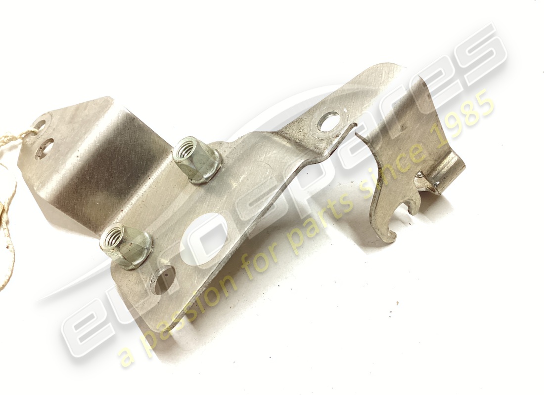 used ferrari front lh joint bracket. part number 304733 (2)