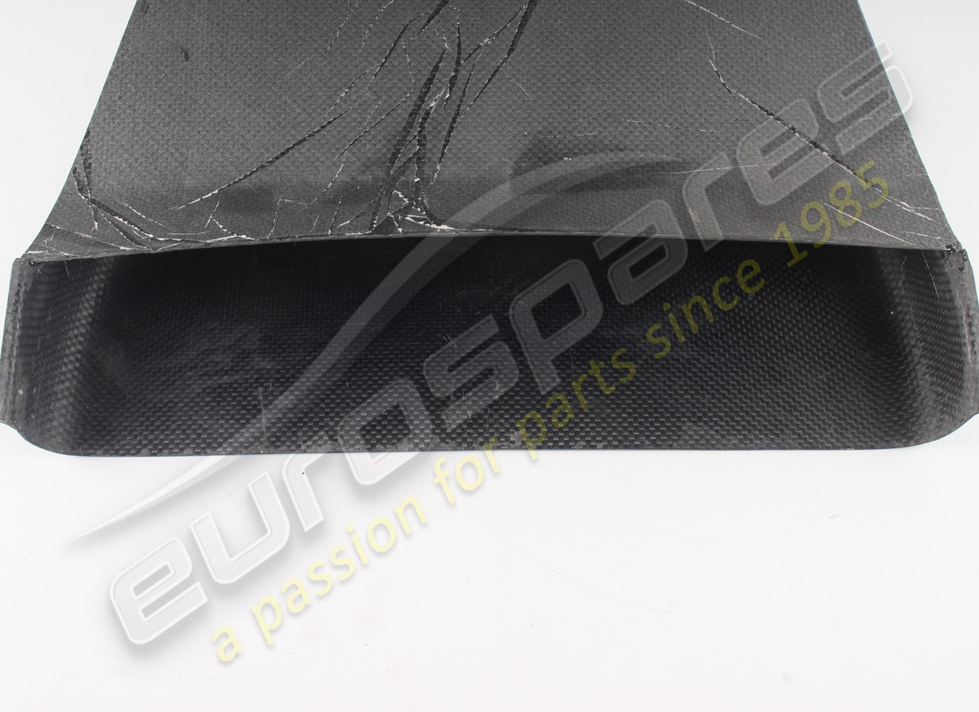 NEW FERRARI INTAKE AIR FOR OIL RADIATOR. PART NUMBER 65985200 (3) new ferrari intake air for oil radiator. part number 65985200 (3)