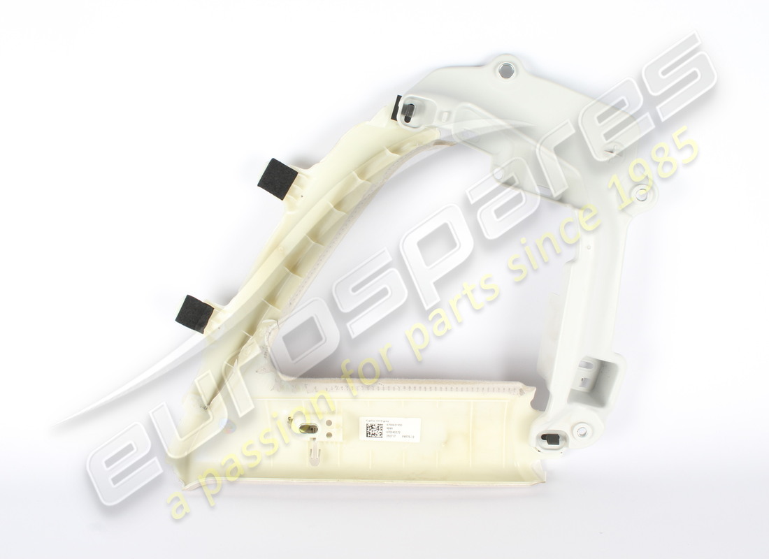 used maserati lh up rear pillar cover guar. part number 670048593 (3)