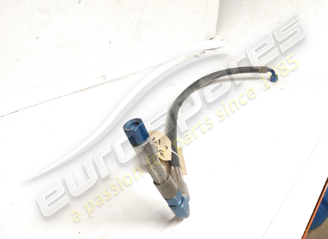 USED FERRARI PIPE. PART NUMBER 172437 (1) used ferrari pipe. part number 172437 (1)