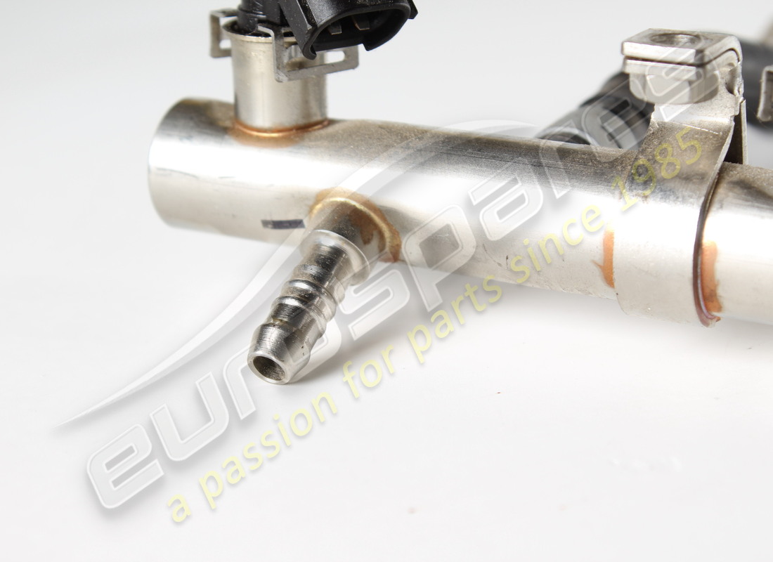 used lamborghini fuel pipe. part number 07l133681s (3)