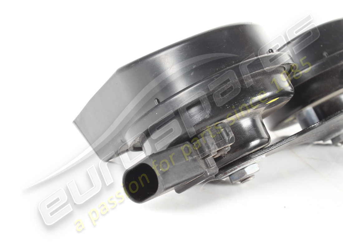 used lamborghini fanfare w.bracket. part number 470951206 (3)