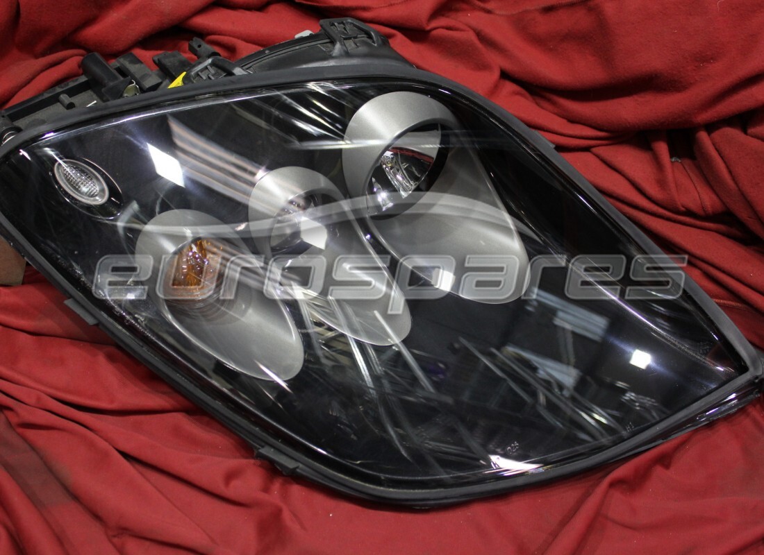 NEW FERRARI RH HEADLIGHT NERO DAYTONA LHD PART NUMBER 69181485 (1) new ferrari rh headlight nero daytona lhd part number 69181485 (1)