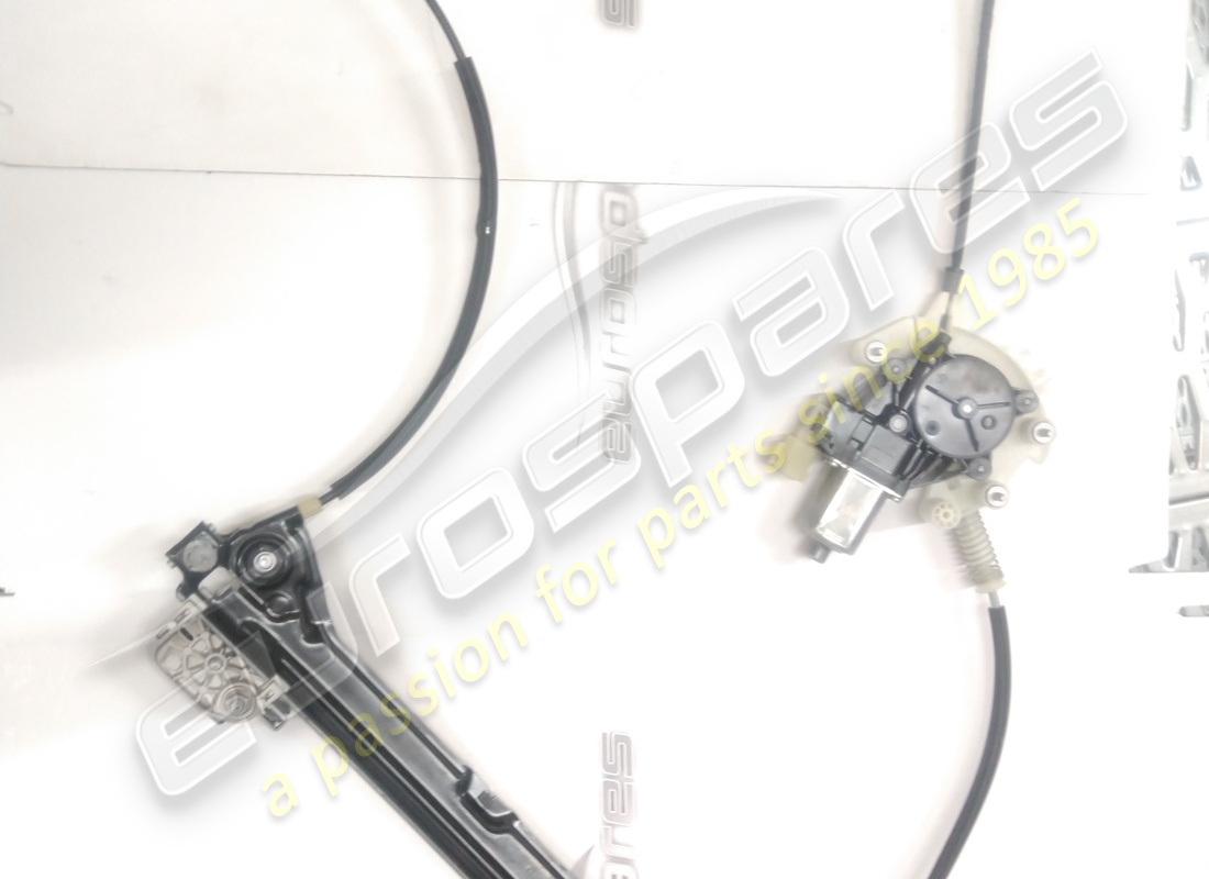 NEW MASERATI FRONT RH POWER WINDOW. PART NUMBER 670102267 (1) new maserati front rh power window. part number 670102267 (1)