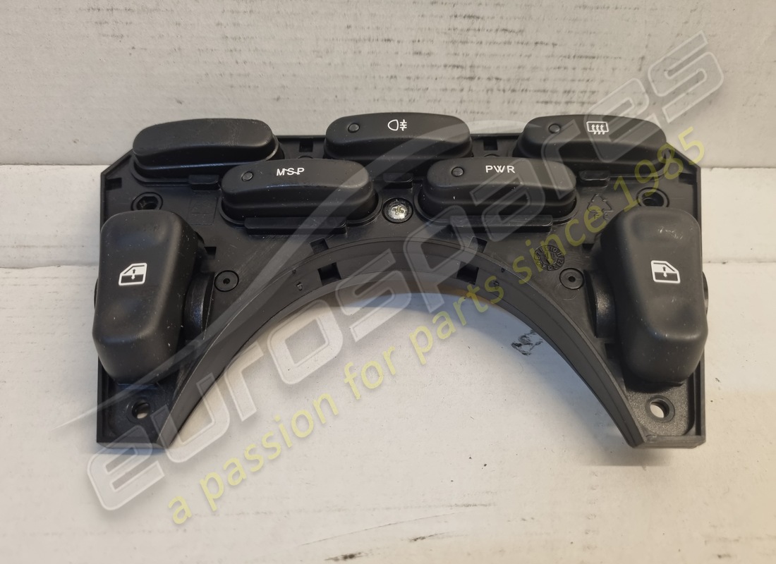 NEW MASERATI BUTTON 5+2 MY,US F1 55455010. PART NUMBER 196960 (1) new maserati button 5+2 my,us f1 55455010. part number 196960 (1)