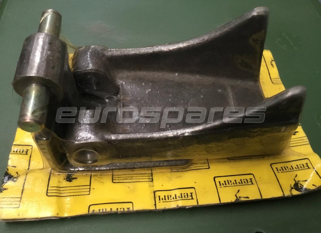 NEW FERRARI LOWER FIXED HINGE KIT. PART NUMBER 60547300A (1) new ferrari lower fixed hinge kit. part number 60547300a (1)