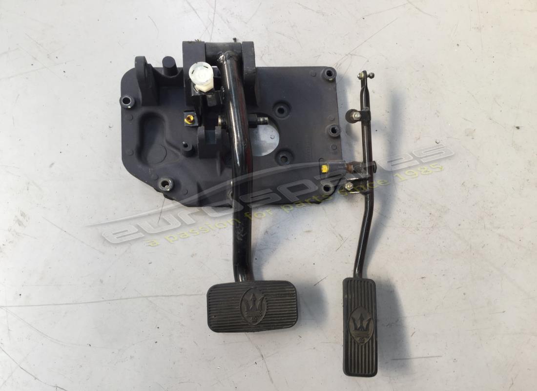USED MASERATI BRAKE PEDAL. PART NUMBER 378420104 (1) used maserati brake pedal. part number 378420104 (1)