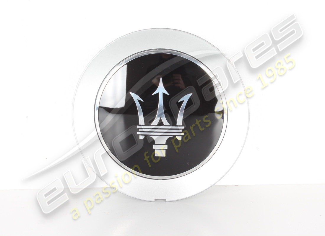 NEW MASERATI WHEEL CAP EMBLEM. PART NUMBER 670013626 (1) new maserati wheel cap emblem. part number 670013626 (1)