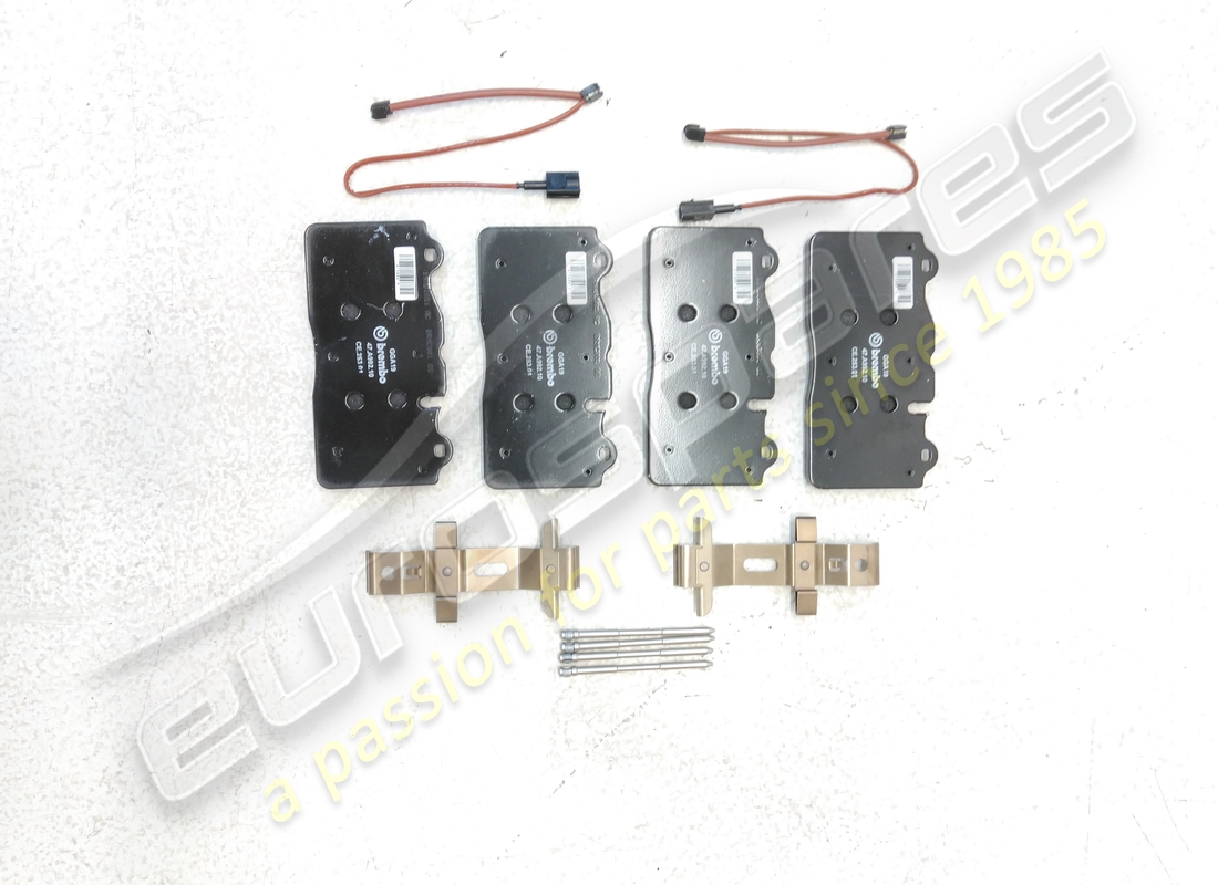 NEW FERRARI FRONT PAD SET WITH SPRING. PART NUMBER 70001840 (1) new ferrari front pad set with spring. part number 70001840 (1)