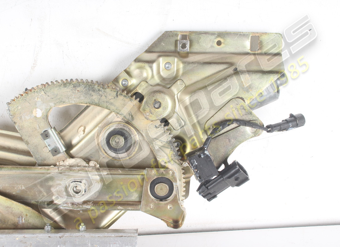 USED FERRARI DISPOSITIVO ALZACRISTALLO SX. PART NUMBER 67658900 (6) used ferrari dispositivo alzacristallo sx. part number 67658900 (6)