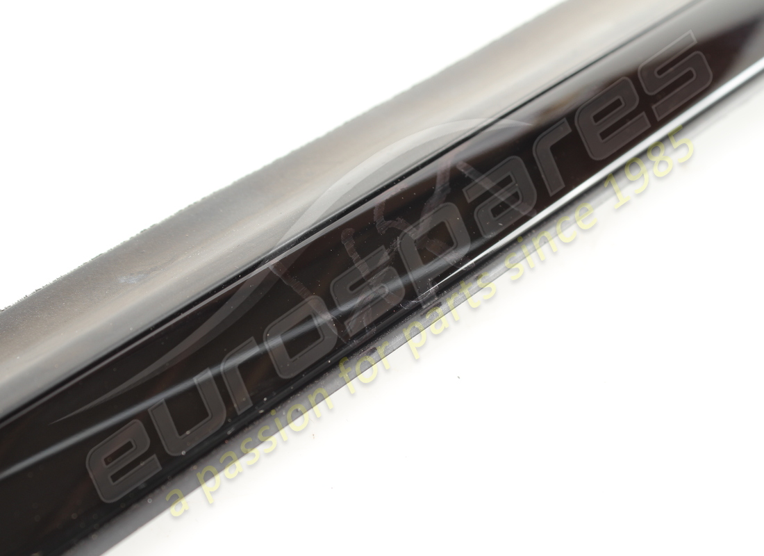 used maserati lh outer glass scraper gask. part number 82076100 (3)