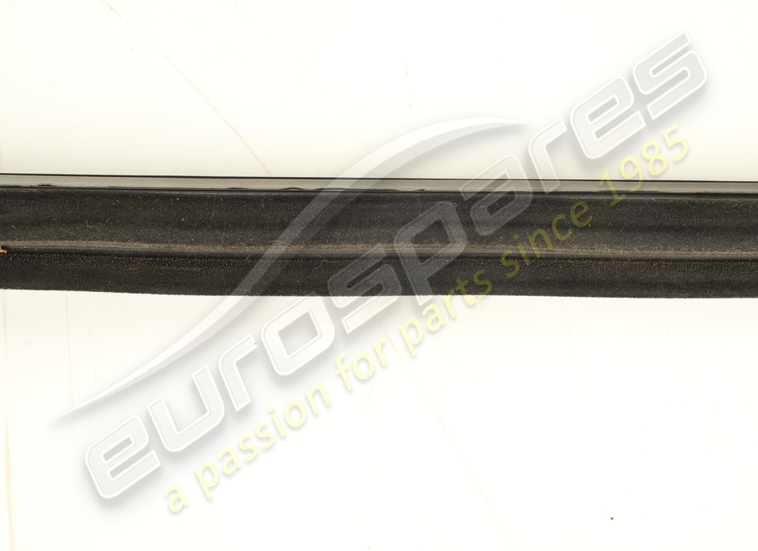 USED MASERATI RH OUTER GLASS SCRAPER GASK. PART NUMBER 82076000 (11) used maserati rh outer glass scraper gask. part number 82076000 (11)