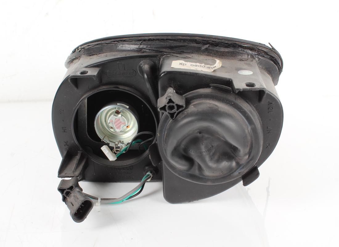USED FERRARI RH HEAD LAMP UNIT. PART NUMBER 65097251 (7) used ferrari rh head lamp unit. part number 65097251 (7)