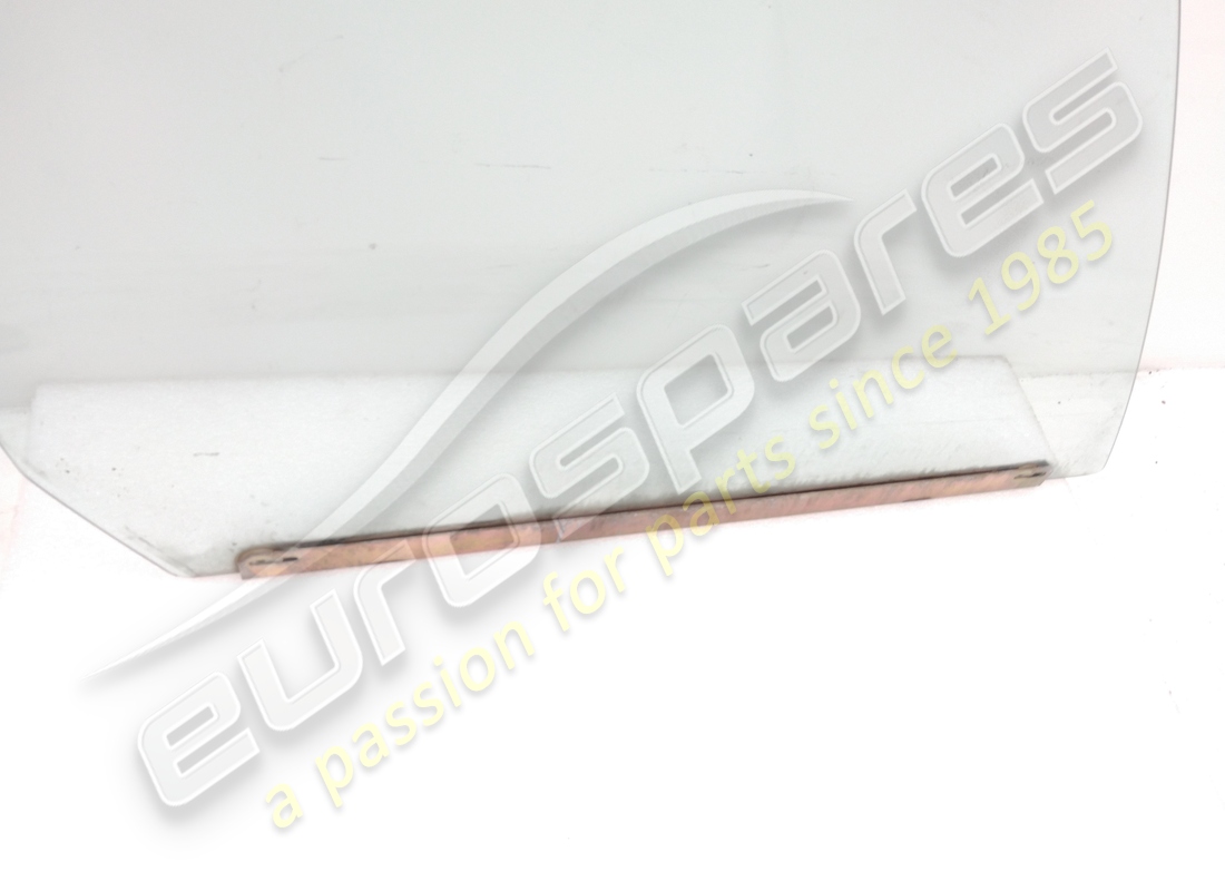 used ferrari rh door glass complete gts. part number 62327100 (2)