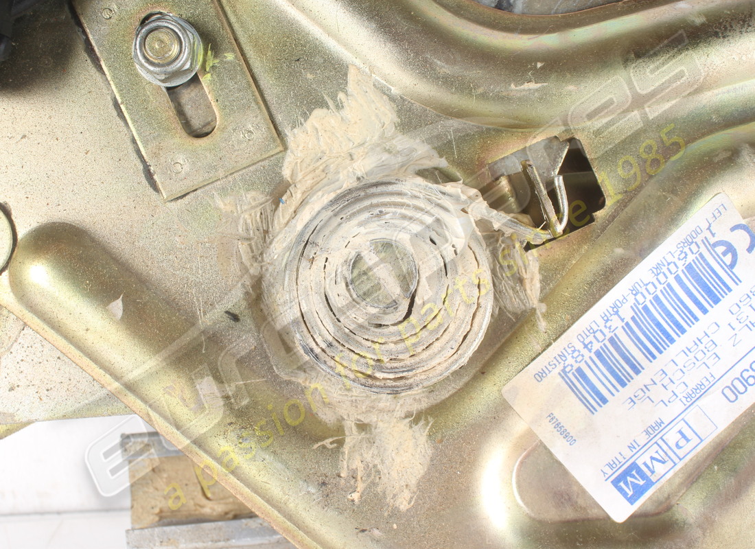 USED FERRARI DISPOSITIVO ALZACRISTALLO SX. PART NUMBER 67658900 (3) used ferrari dispositivo alzacristallo sx. part number 67658900 (3)