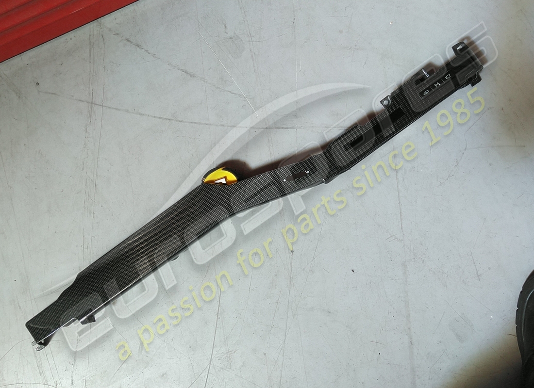 damaged ferrari central display surround. part number 899242 (1)