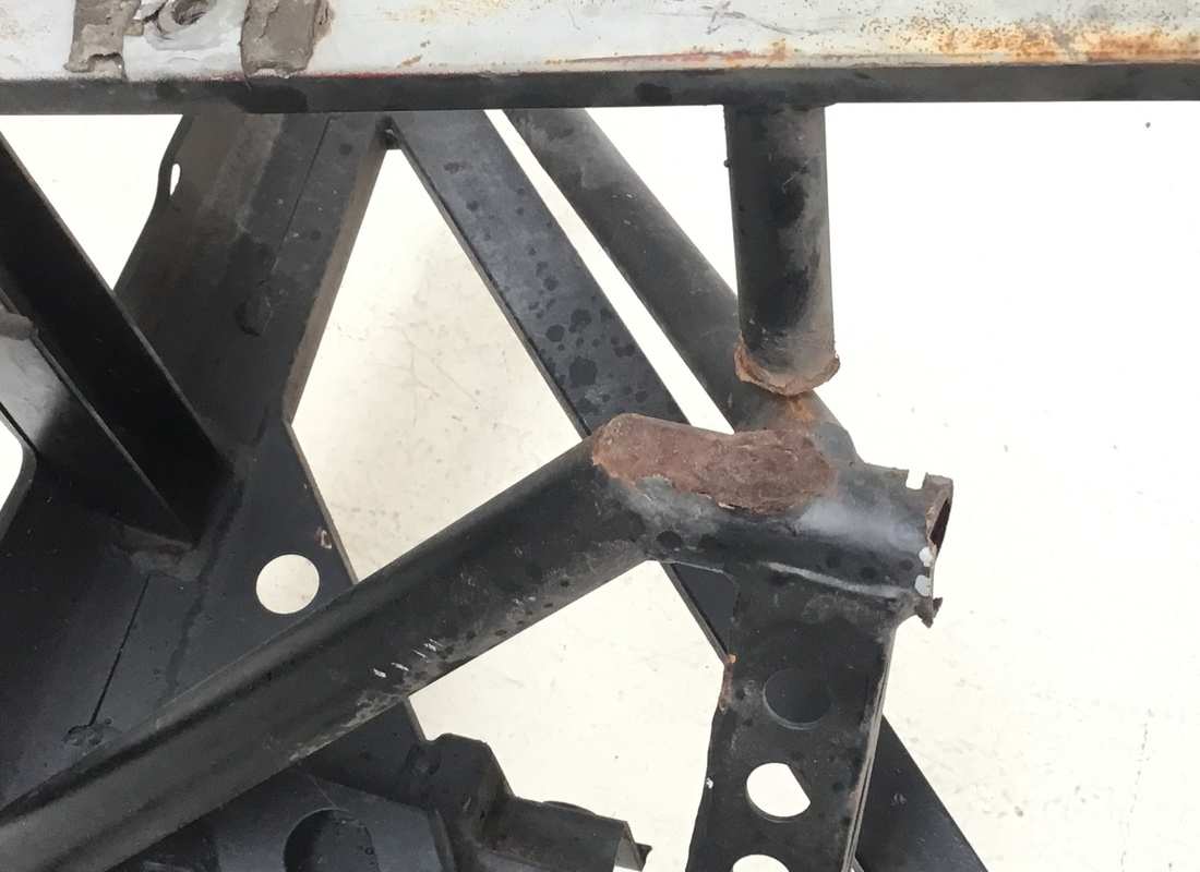 damaged eurospares ferrari 512 tr rear frame. part number eap1373989 (5)