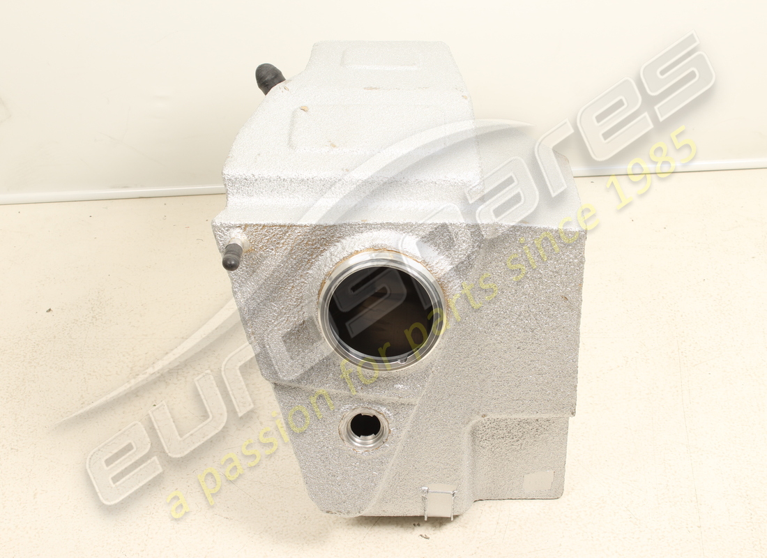NEW FERRARI RH FUEL TANK. PART NUMBER 231404 (2) new ferrari rh fuel tank. part number 231404 (2)