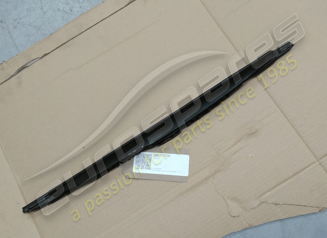 USED FERRARI RH WINDSCREEN WIPER BRUSH. PART NUMBER 65081600 (1) used ferrari rh windscreen wiper brush. part number 65081600 (1)