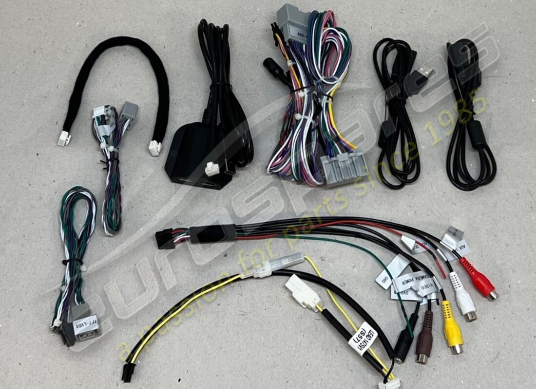 NEW FERRARI INFOTAINMENT KIT. PART NUMBER 70004508 (3) new ferrari infotainment kit. part number 70004508 (3)