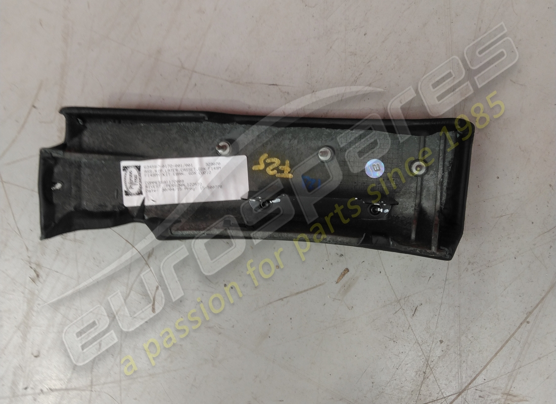 used ferrari rh lateral end panel. part number 87218200 (2)