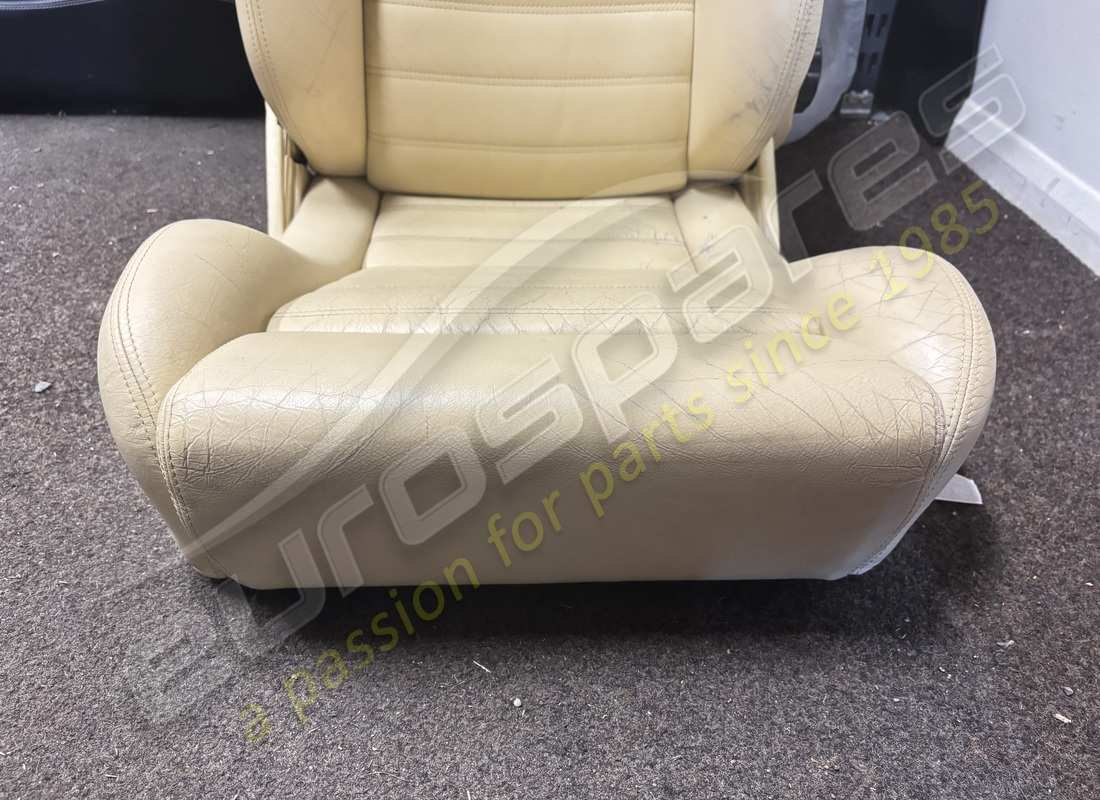 USED FERRARI PAIR OF CREAM SEATS. PART NUMBER 900114699 (7) used ferrari pair of cream seats. part number 900114699 (7)