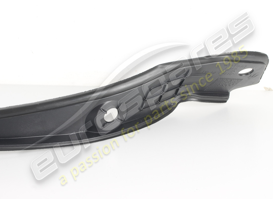 new maserati lh moulding. part number 670142160 (6)