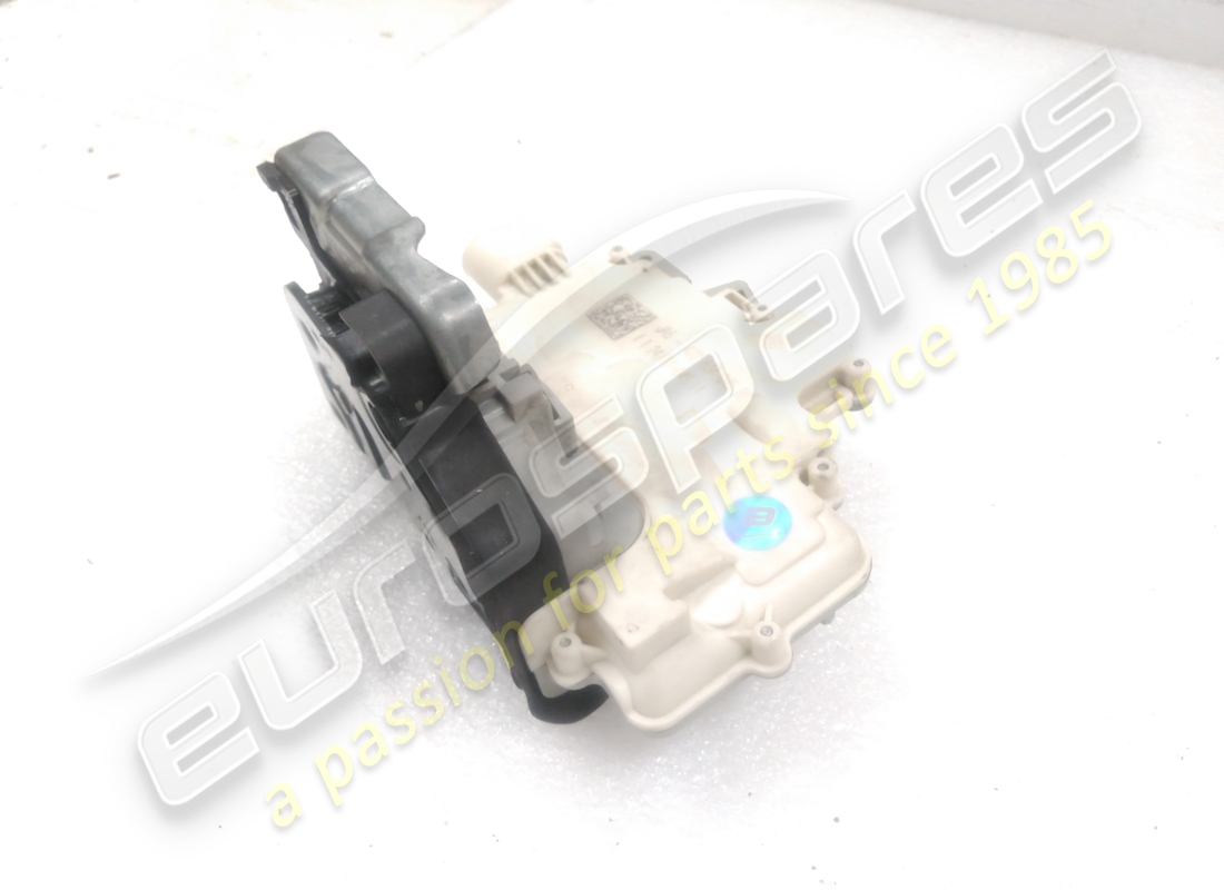 USED LAMBORGHINI DOOR LOCK. PART NUMBER 472837015B (4) used lamborghini door lock. part number 472837015b (4)