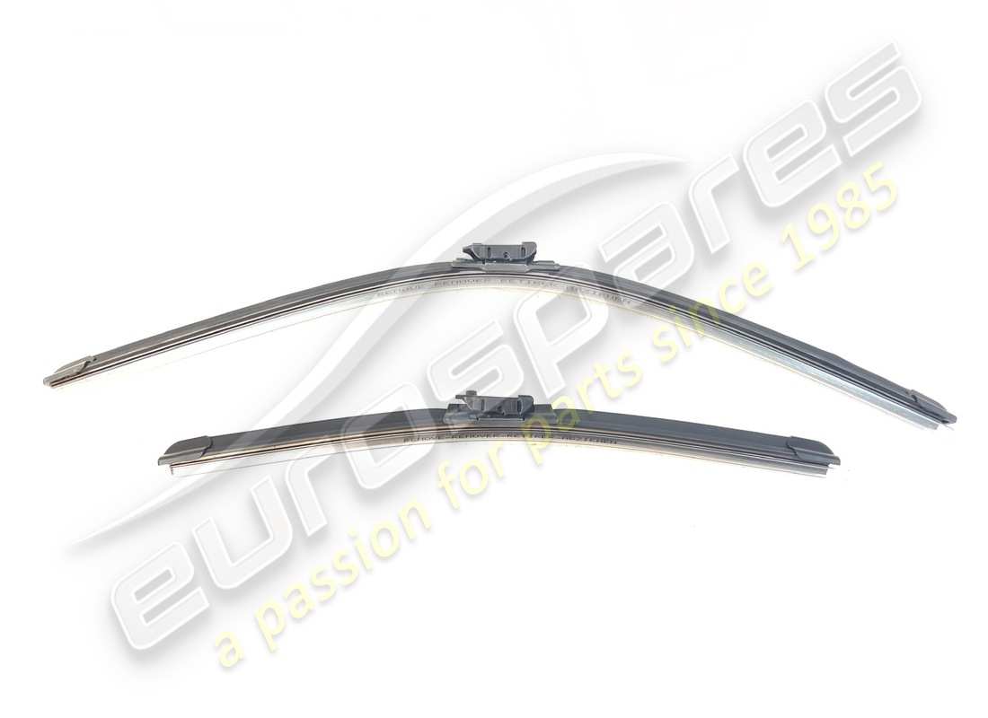 NEW MASERATI WIPER BLADES KIT. PART NUMBER 673013658 (1) new maserati wiper blades kit. part number 673013658 (1)