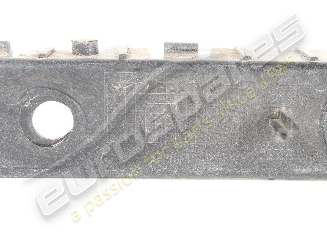 USED Ferrari RH REAR MOUNT . PART NUMBER 85082400 (1)