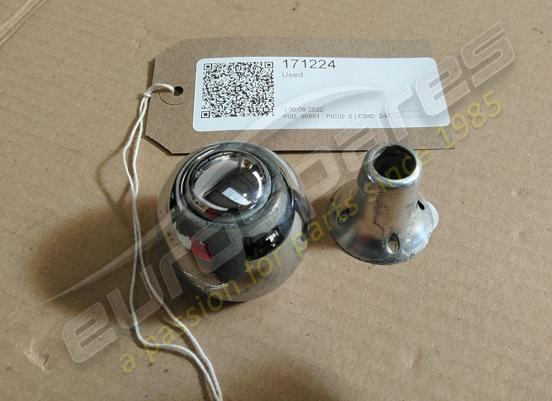 USED FERRARI KNOB. PART NUMBER 171224 (1) used ferrari knob. part number 171224 (1)